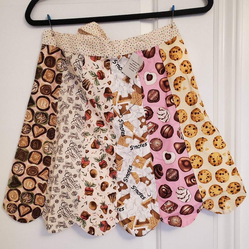 Retro Waist Apron With Chocolate, Cookie, Valentine Print NWT